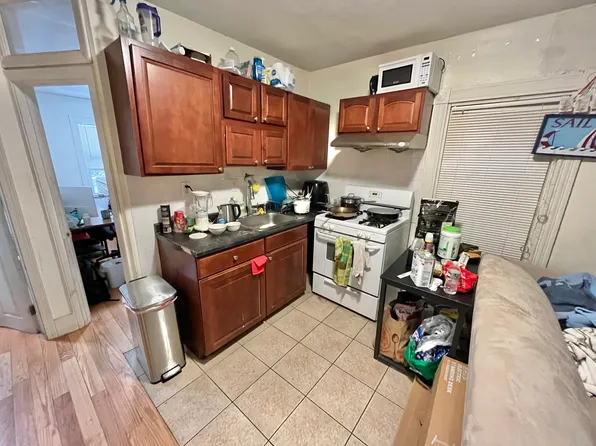 3 Warwick St, Boston, MA