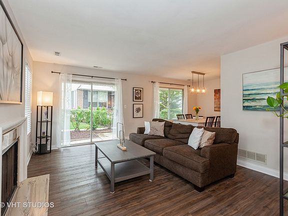 3rd image of 582 Willowcreek Ct #582
