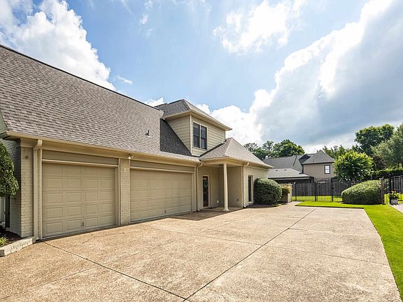 4th image of 1584 Grand Cypress Dr