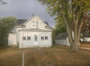 627 4th St, Dike, IA 50624