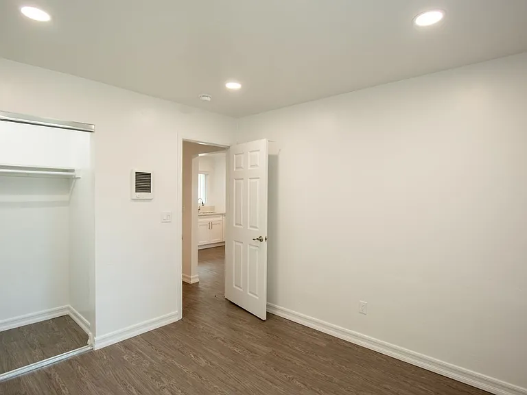 462 Davidson St — Photo 6