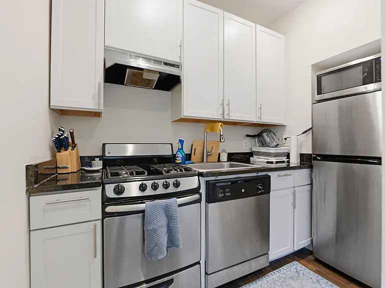 56 Madison St #3 — Photo 7