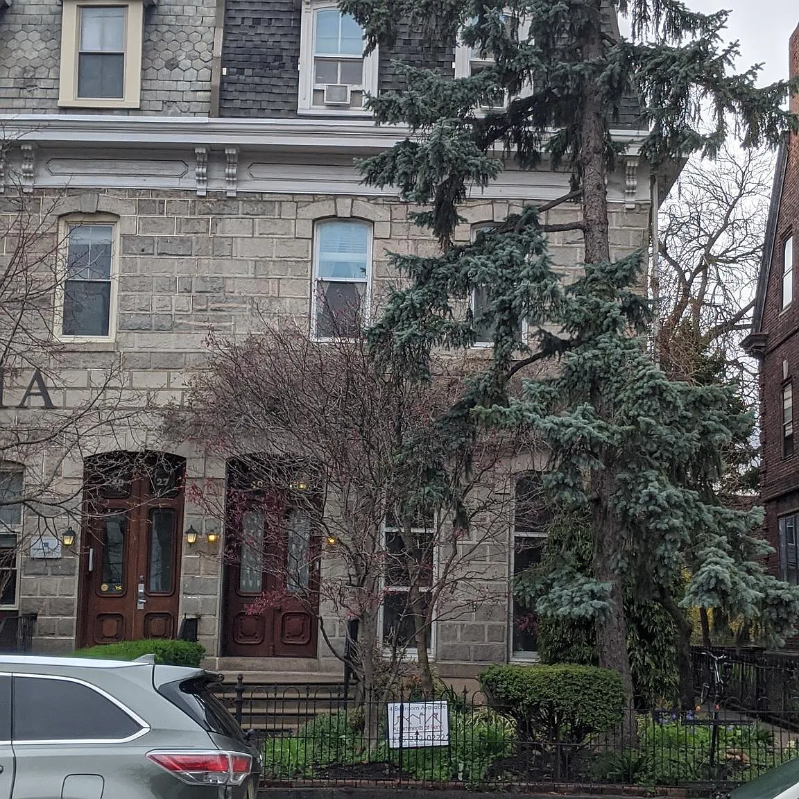 3 bed, 4200 sqft, $3,300 — Photo 1