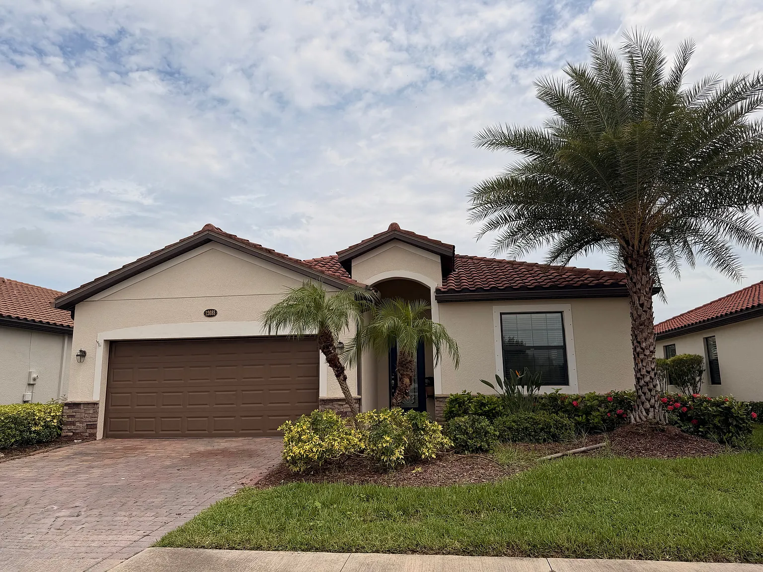 3 bed, 1684 sqft, $2,900 — Photo 1