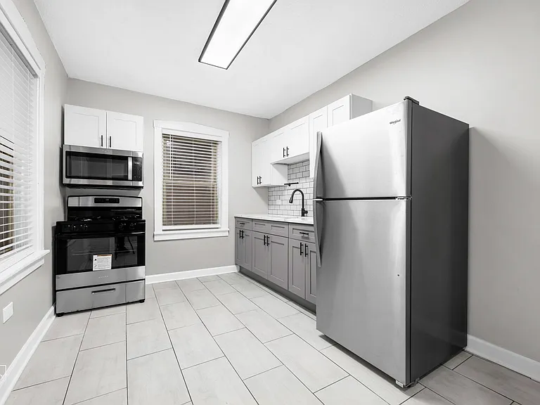 647 N Mayfield — Photo 4