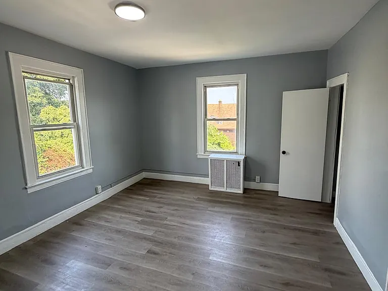16 Crescent Ave #2 — Photo 6