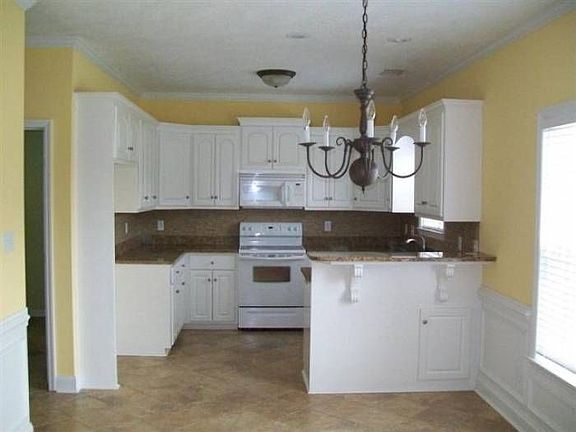 4th image of 927 Woody Hill Cir