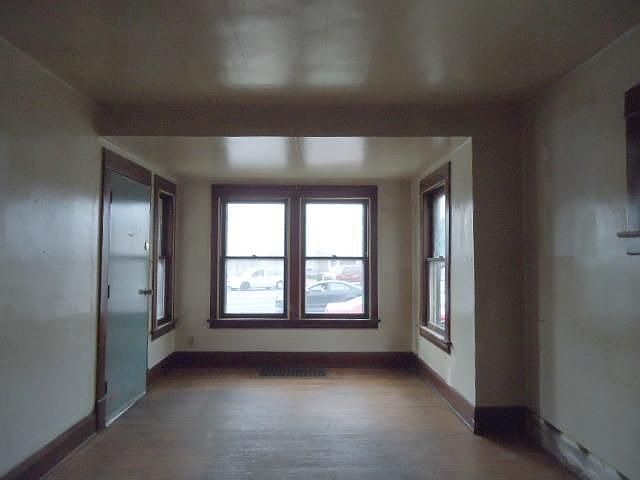 2nd image of 659 Dearborn Ave