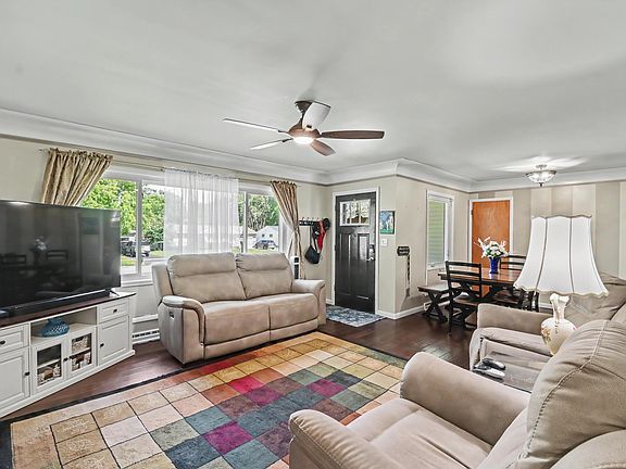 3rd image of 449 Uhler Ave