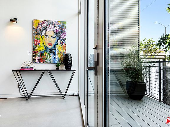 5th image of 204 S Venice Blvd #1