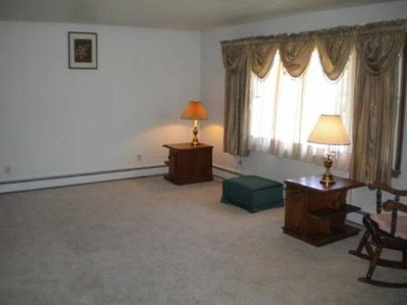 918 Plymouth Living Room