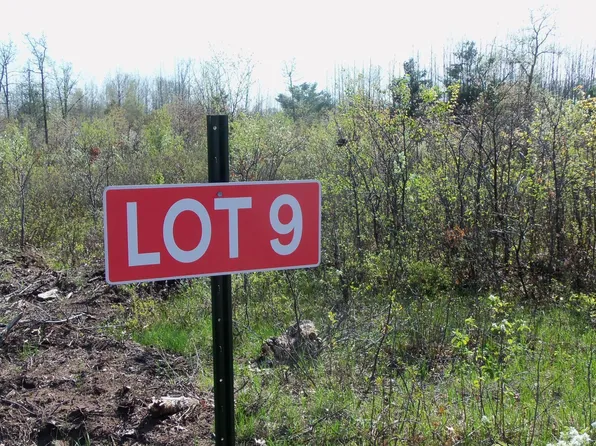 9 Twin Oaks Trl, Grantsburg, WI 54840