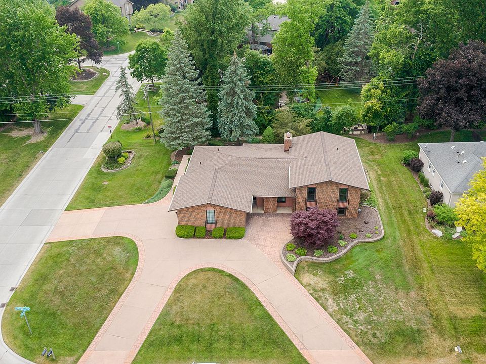 1st image of 25665 Livingston Cir