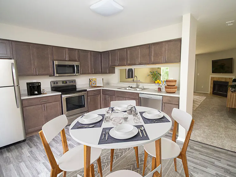 Boulevard Apartments — Photo 19