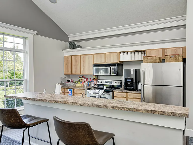 StoneBridge Luxury Apartment Homes — Photo 20