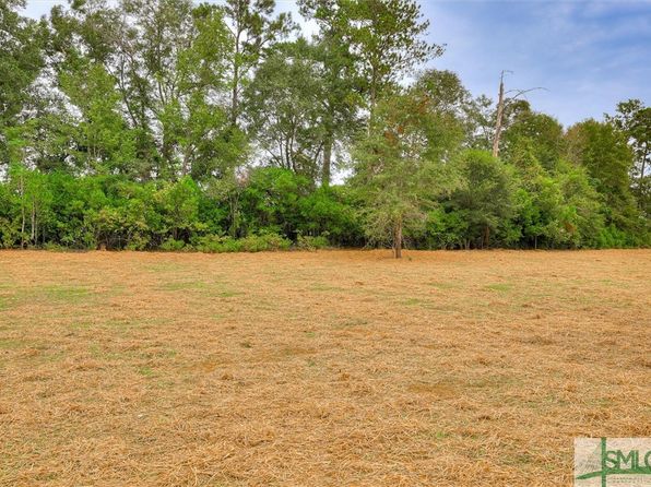 130 Foxridge Ct, Metter, GA 30439