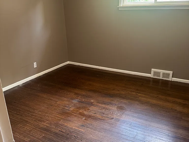 21610 Sussex Ave — Photo 6