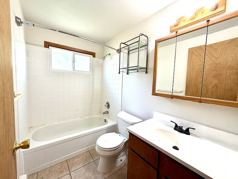 609 Belford St — Photo 27