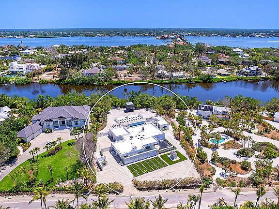 4th image of 7647 Sanderling Rd