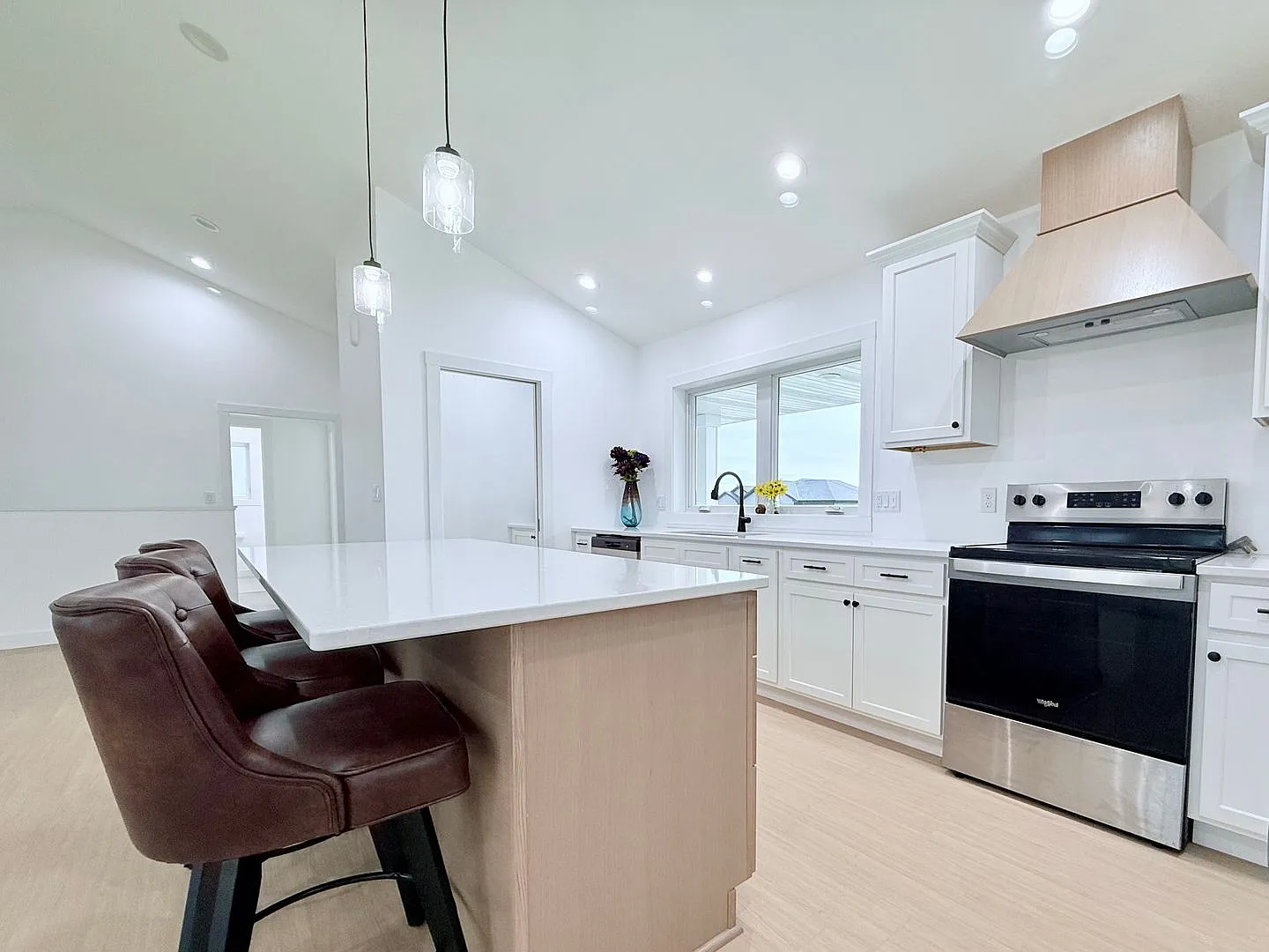 Brand New 5-Bed House in Grundy Center — Photo 3