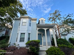 148 Tulip Ln, Freehold, NJ 07728