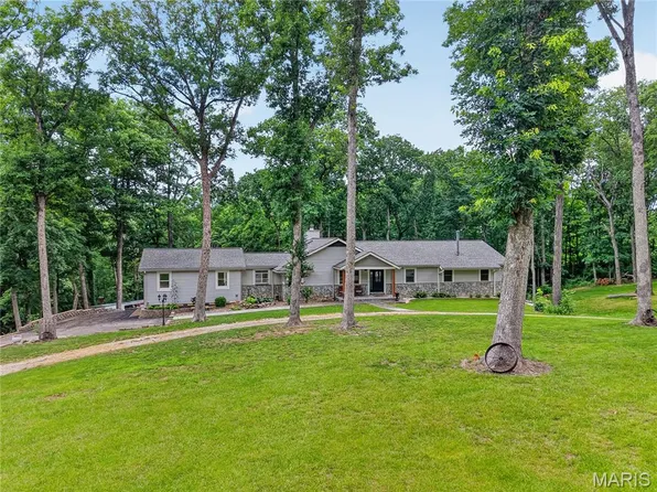 3215 Wild Horse Dr, Foristell, MO 63348