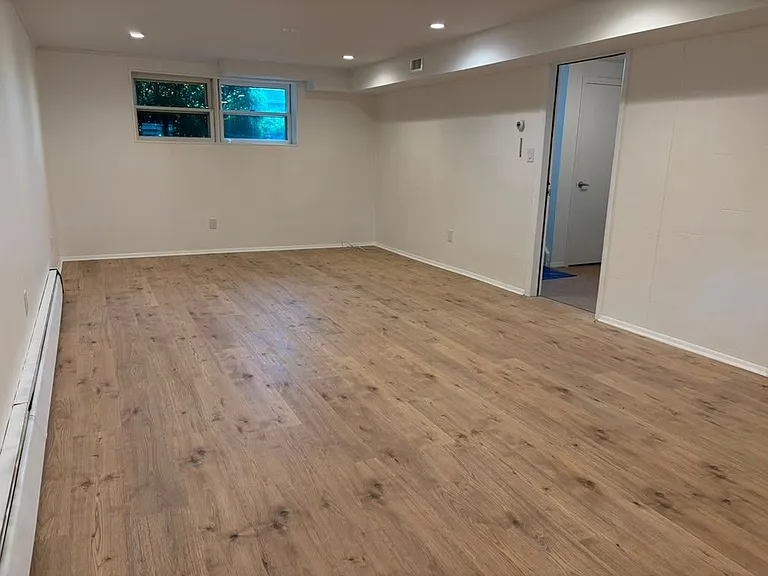 426 Broad St #1 — Photo 10