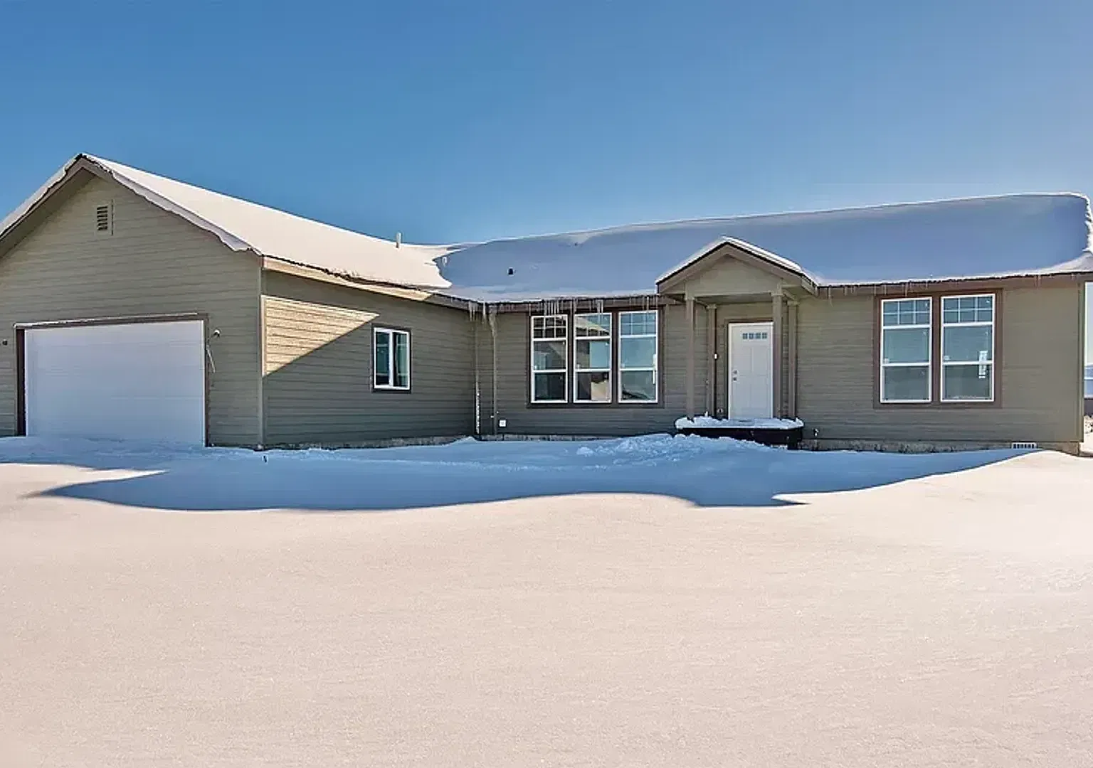 Beautiful 3BR/2BA Home in Valley Vista Estates 2-Car Garage, Fenced Yard & Dog Friendly — Photo 1