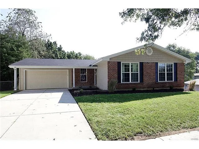 642 Towerwood Dr photo 1
