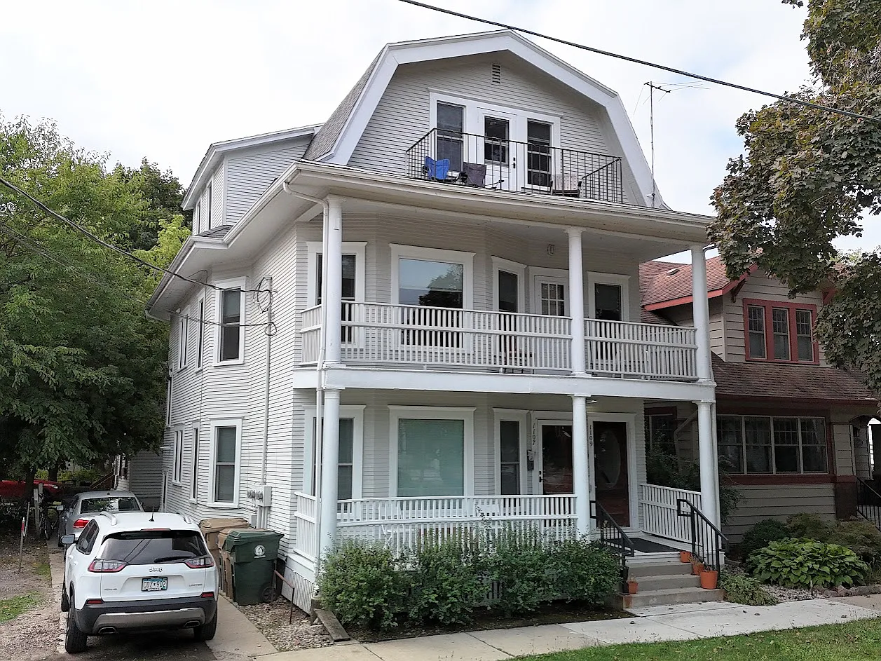 Studio, 1.0 bath, 360 sqft, $1,150 — Photo 2
