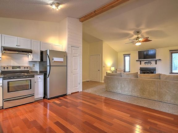 4th image of 704 Beechwood Dr