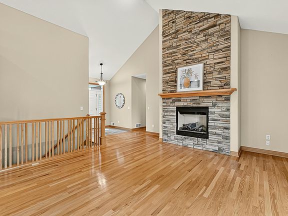 3rd image of 5048 Scenic View Dr SW