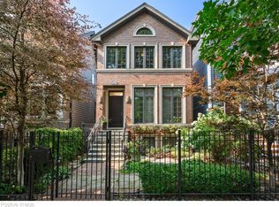 1844 W Barry Ave, Chicago, IL 60657