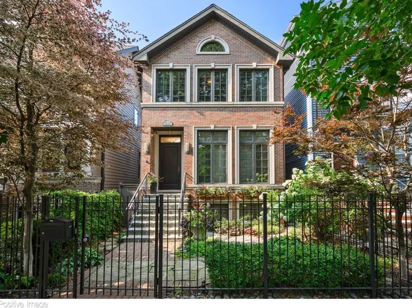 1844 W Barry Ave, Chicago, IL 60657