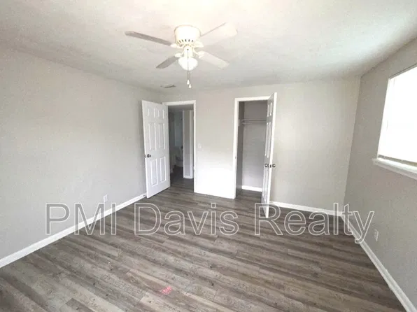 5838 Yellow Pine Ct APT 4, Jacksonville, FL 32277