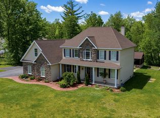 4 Leah Ct, Ballston Lake, NY 12019