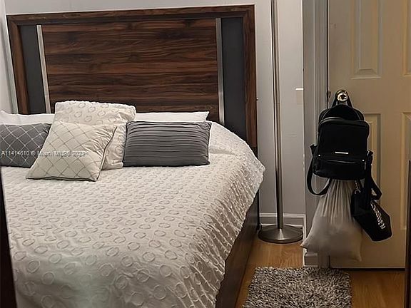 4th image of 1027 Euclid Ave #5