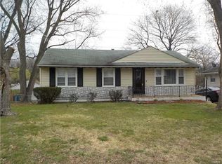 6918 Noble Dr, Hazelwood, MO 63042