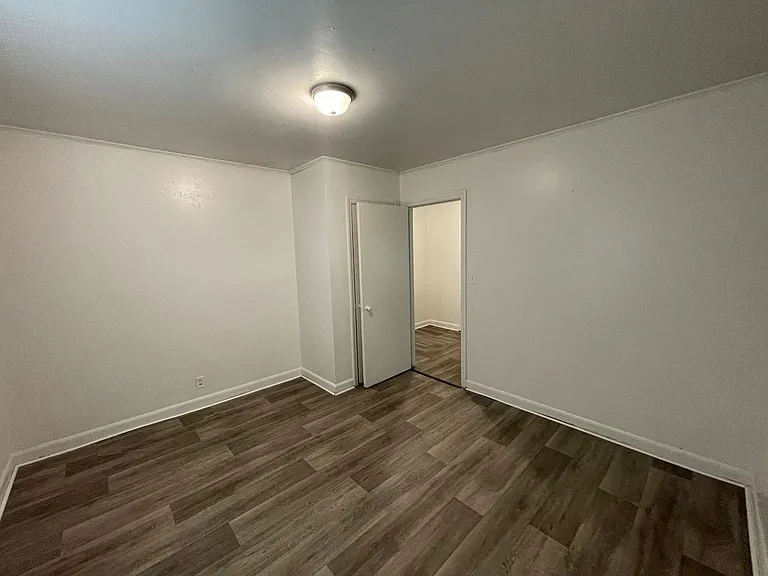 807 Memory Ln — Photo 8