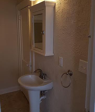 3rd image of 511 S Westland Ave APT 03