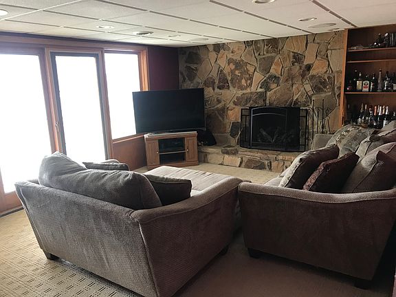 FR with gas stone fireplace