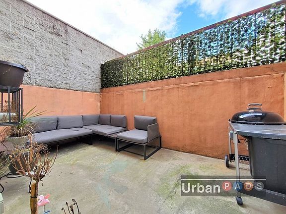 4th image of 41 Melrose St APT 1