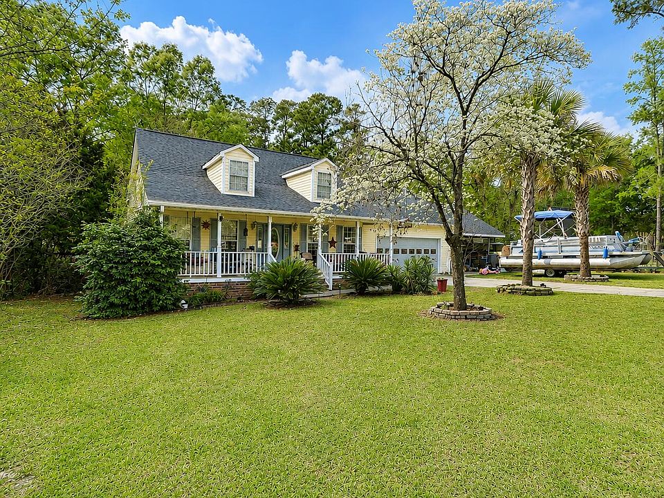 1st image of 384 Suwanee Dr