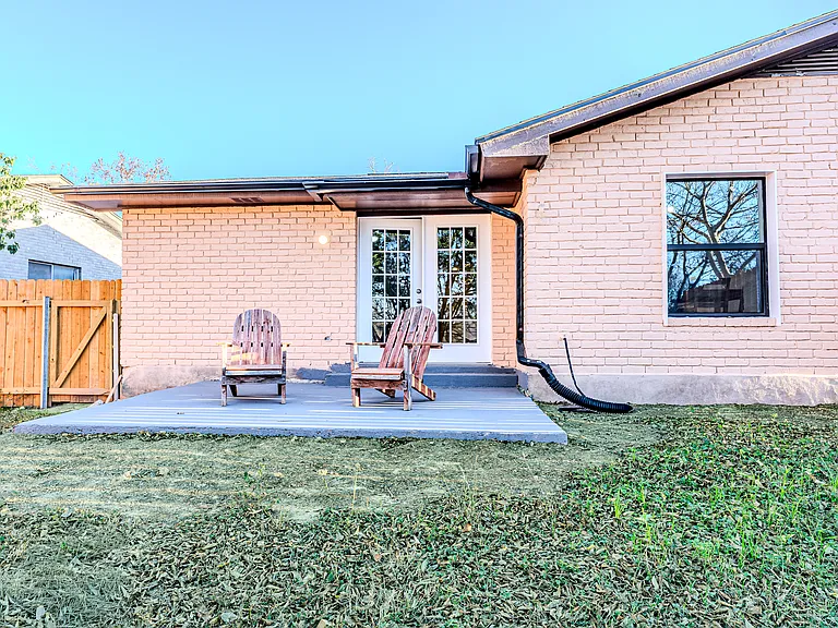6915 Forest Mdw — Photo 24