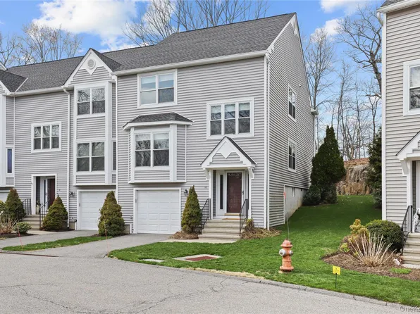 10 Guilford Circle, Goldens Bridge, NY 10526