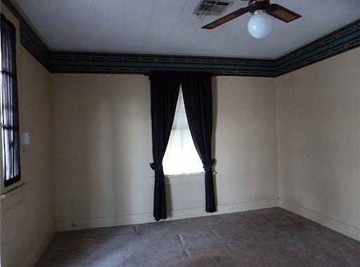 2nd image of 444 Manhattan Blvd