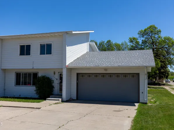 154 9th Ave SE #5, Mandan, ND 58554