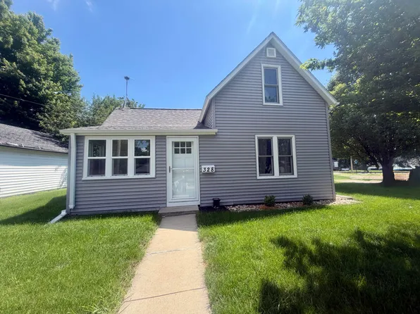 328 11th St, Boone, IA 50036