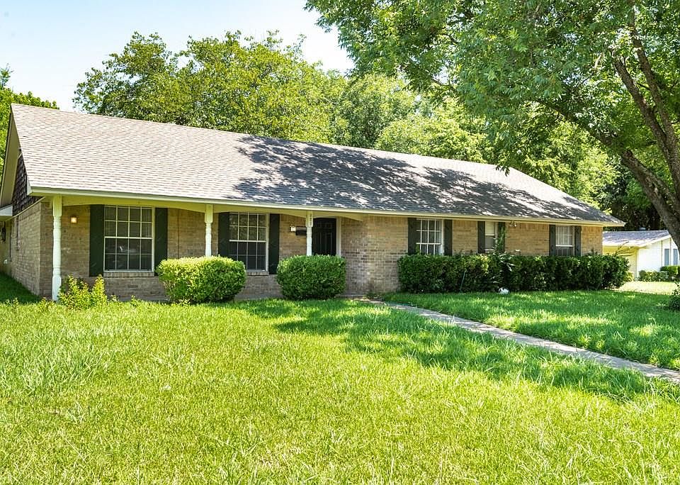 1st image of 321 Valleyglen Dr