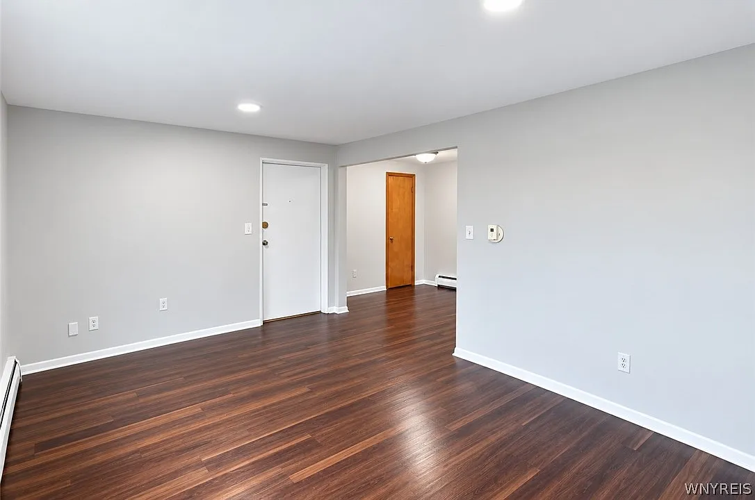 2 bed, 1.0 bath, 1230 sqft, $1,200 — Photo 3